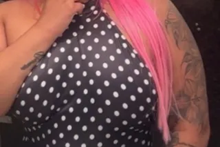 Freaky with a Fat Ass 🍑Pretty Feet 👣 Pink Shaved Pussy 🌷Thick thighs - Image 11