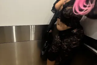 Freaky with a Fat Ass 🍑Pretty Feet 👣 Pink Shaved Pussy 🌷Thick thighs - Image 8