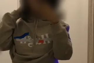 Sexy & Discreet - Image 3