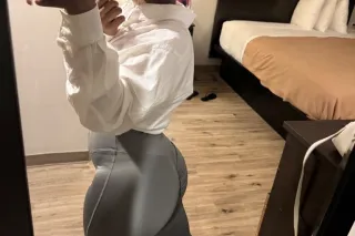 incalls only with starbrat - Image 3